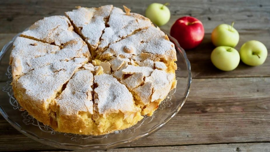 Prăjitură din 3 mere, 3 ouă, 200g zahăr și 150g făină – Rețetă genială, din 4 ingrediente