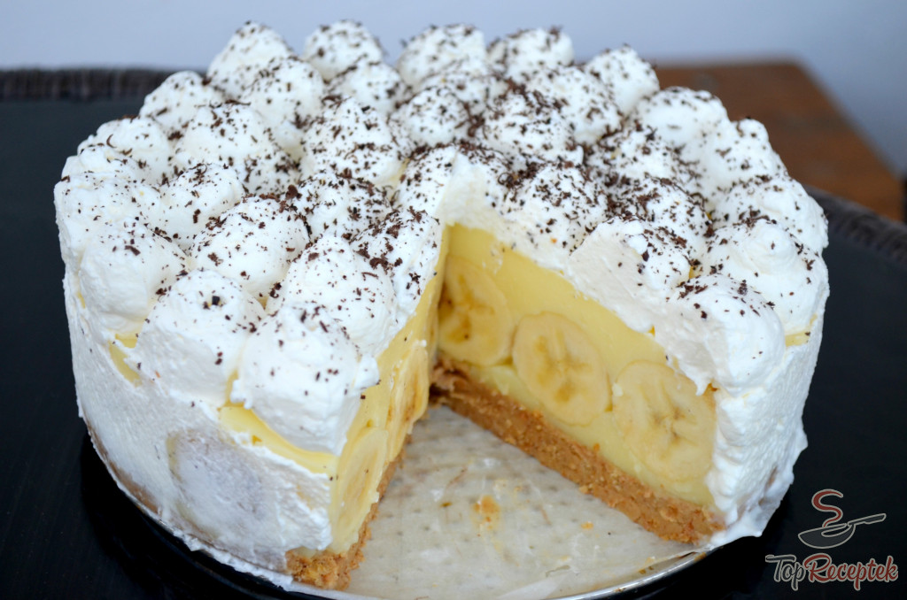 Tort fără coacere, cu banane, cremă de vanilie și frișcă
