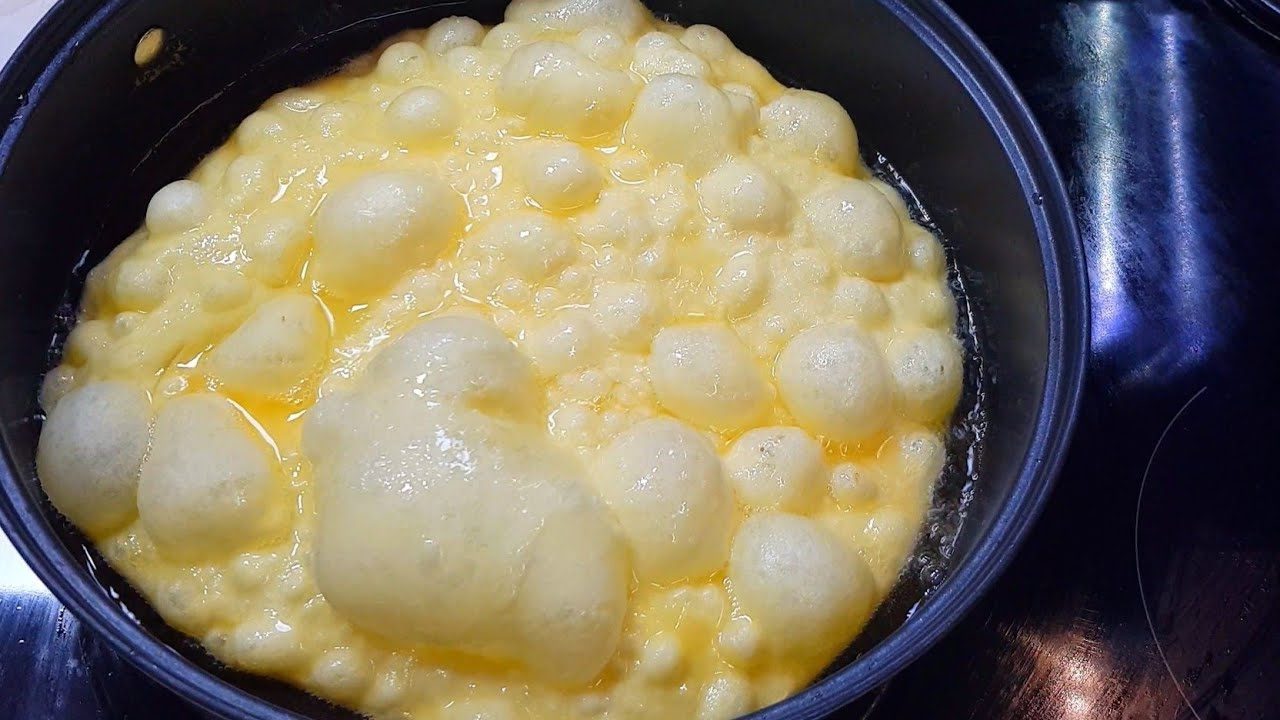 Scovergi gustoase și delicioase, gata în 10 minute – Se prepară din 2 ouă, 2 linguri de iaurt, 2 linguri de zahăr, 200g făină și…