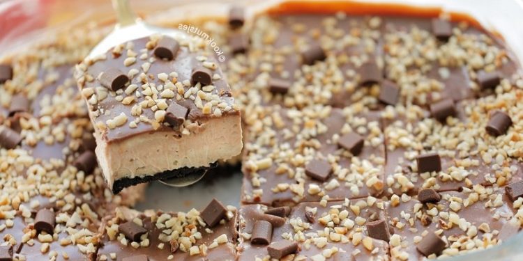 Prăjitură de casă la tavă – Prăjitură aromată cu ciocolată, cappuccino și mascarpone – Rețetă rapidă, fără coacere