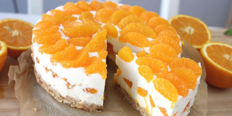 Tort cu mandarine și cremă de brânză
