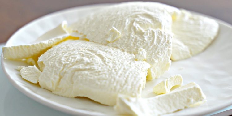 Cremă de brânză de casă