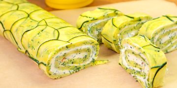 Ruladă aperitiv cu dovlecei și cremă de ricotta
