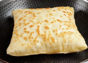 Turte cu brânză la tigaie