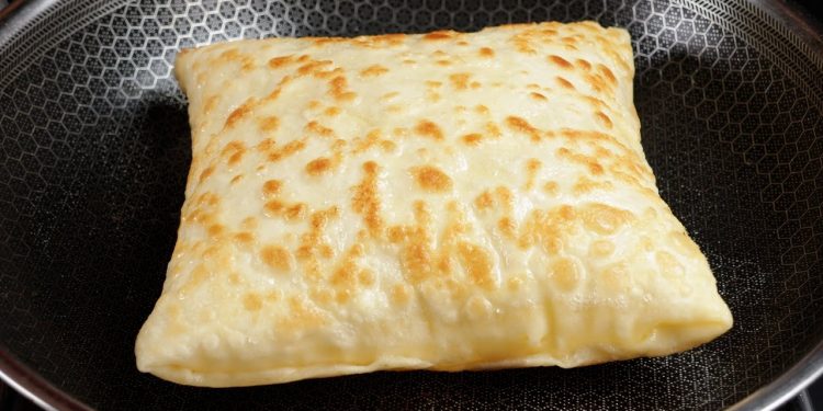Turte cu brânză la tigaie