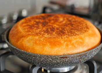 Pâine de casă la tigaie – Rețetă simplă, fără cuptor
