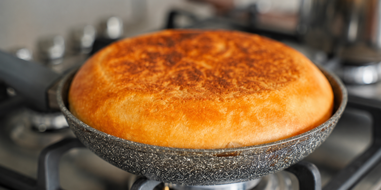 Pâine de casă la tigaie – Rețetă simplă, fără cuptor