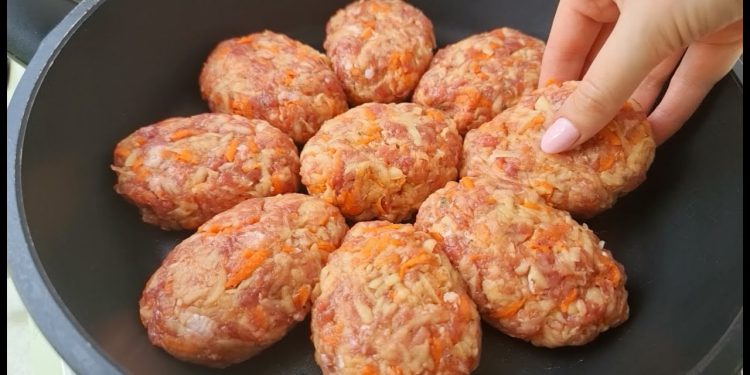 Chiftele savuroase cu cartofi crocanți la cuptor